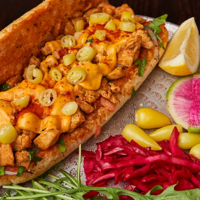 Tavuk chili cheese baget